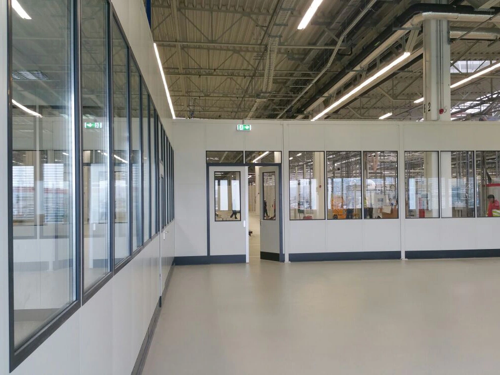 Hallenabtrennungen in Industriehalle als Abtrennungen vom Produktionsprozess